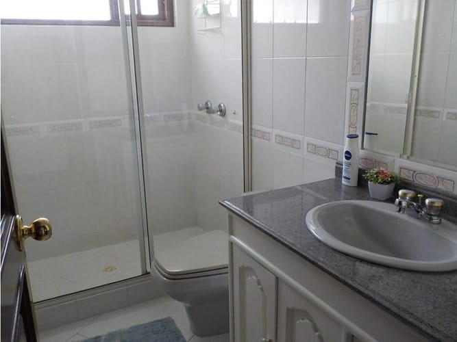 Casa de 3 alcobas en venta en Santa Barbara, Bogotá, 442 m² · foto 19 de 24