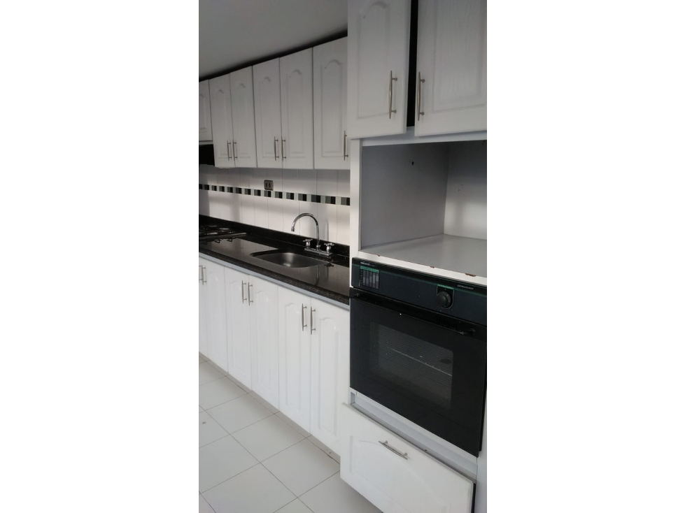 Casa en venta en La Castellana, Bogotá · foto 15 de 24
