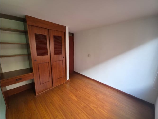 Apartamento de 3 alcobas en venta en La Emilia, Bogotá, 55 m² · foto 10 de 12
