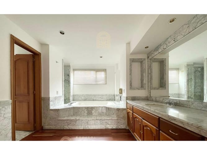 Apartamento de 4 alcobas en venta en La Cabrera, Bogotá, 355 m² · foto 17 de 19