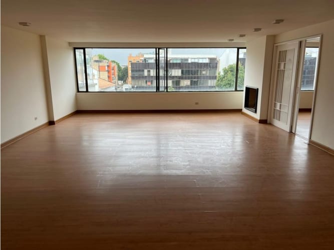 Apartamento en venta en Santa Barbara, Bogotá · foto 2 de 24