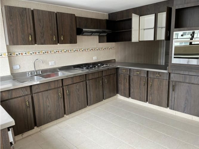 Apartamento en venta en Santa Barbara, Bogotá · foto 5 de 24