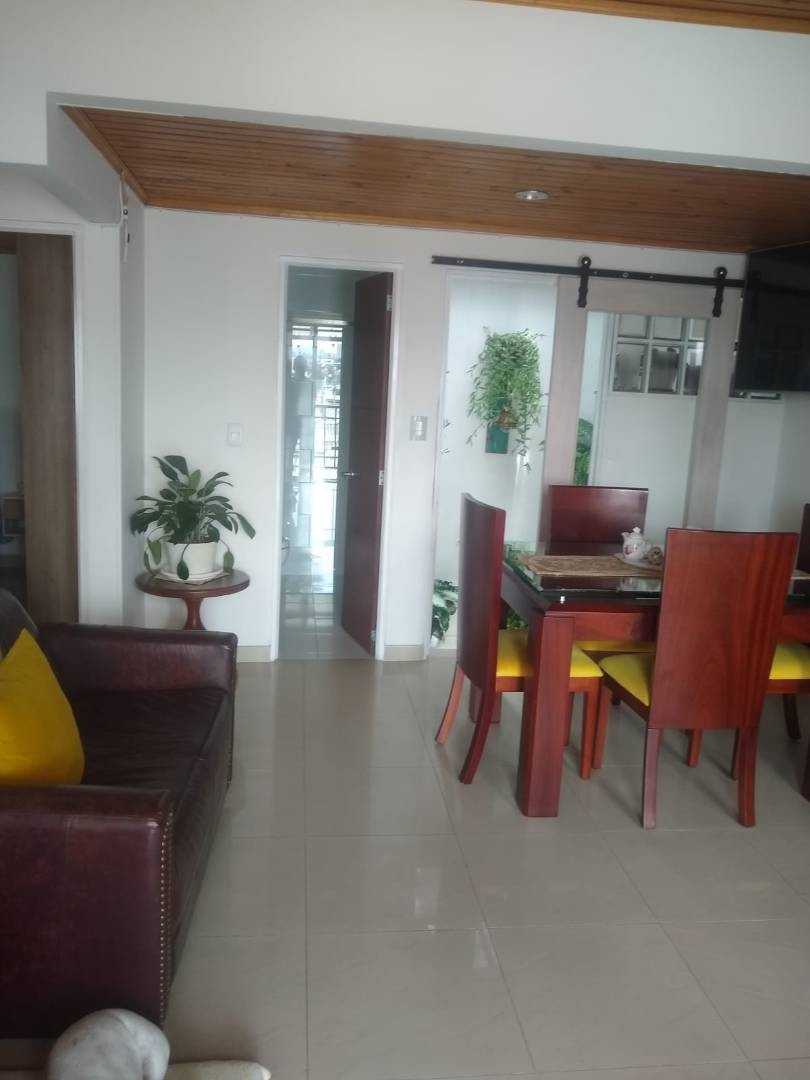Casa en venta en Villa Luz, Bogotá · foto 4 de 20