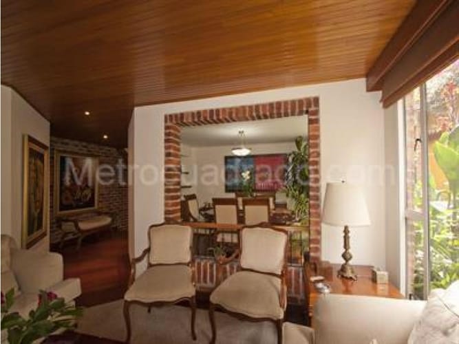 Casa de 3 alcobas en venta en Navarra, Bogotá, 150 m² · foto 2 de 19