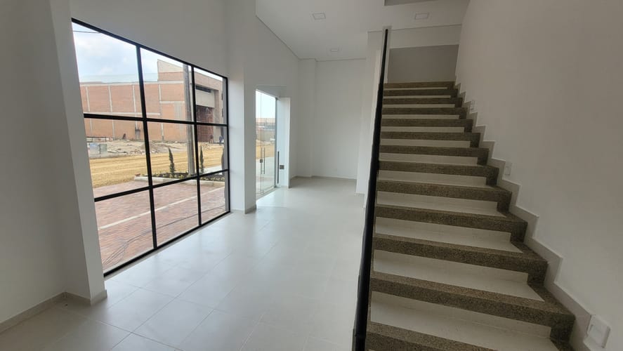 Bodega en arriendo en Zona Centro, Madrid, 750 m² · foto 16 de 24