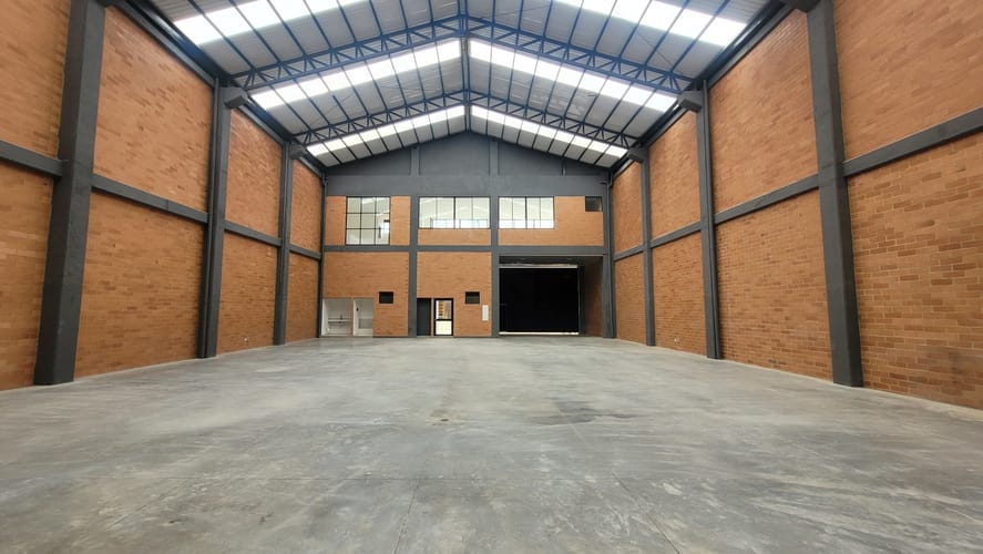Bodega en arriendo en Zona Centro, Madrid, 750 m² · foto 3 de 24