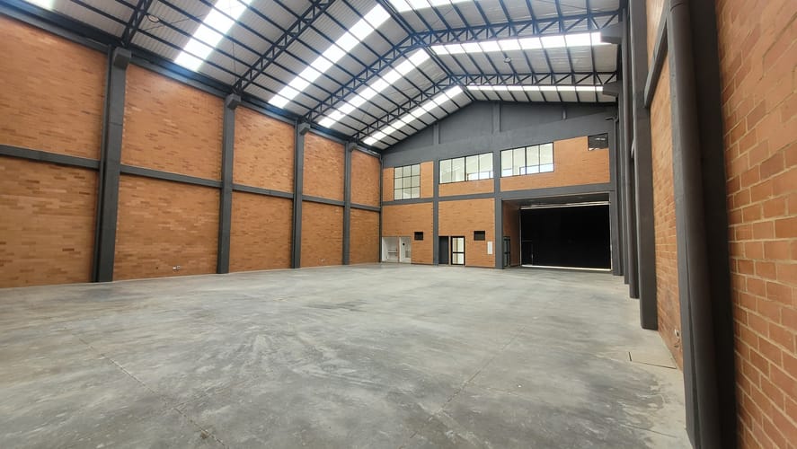 Bodega en arriendo en Zona Centro, Madrid, 750 m² · foto 2 de 24