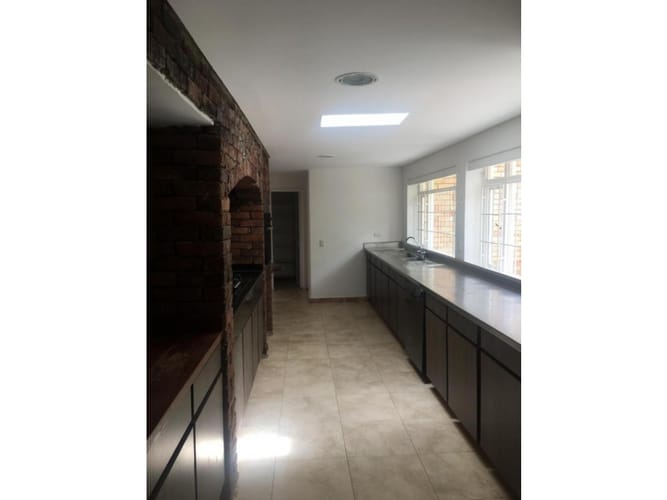 Casa de 4 alcobas en venta en Autopista Norte, Bogotá, 350 m² · foto 11 de 24