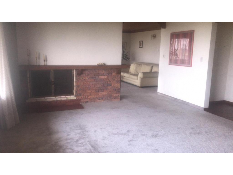 Casa en venta en San Jose De Bavaria, Bogotá · foto 2 de 24