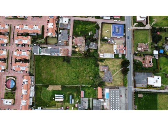 Lote en venta en Yerbabuena, Chía · foto 2 de 3