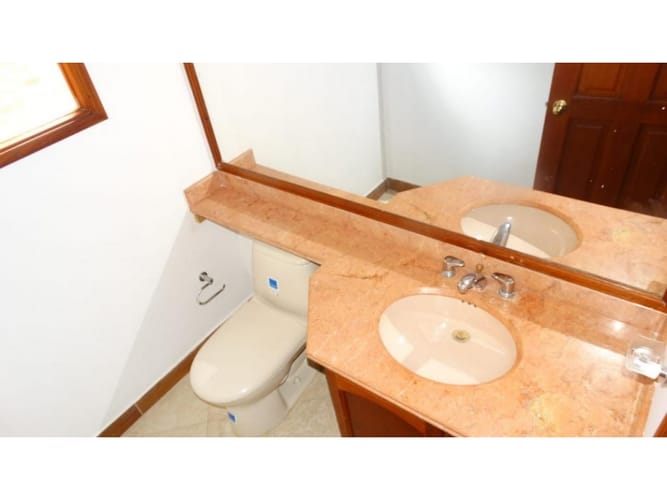 Casa de 3 alcobas en venta en Casa Blanca, Bogotá, 350 m² · foto 18 de 24