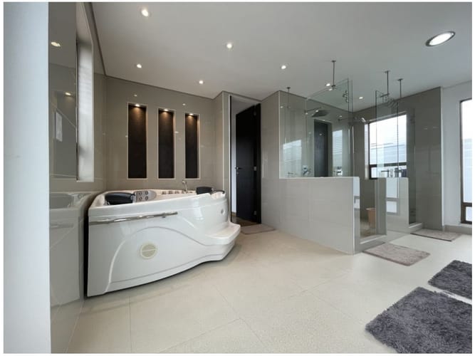 Casa de 5 alcobas en venta en Yerbabuena, Chía, 554 m² · foto 13 de 24