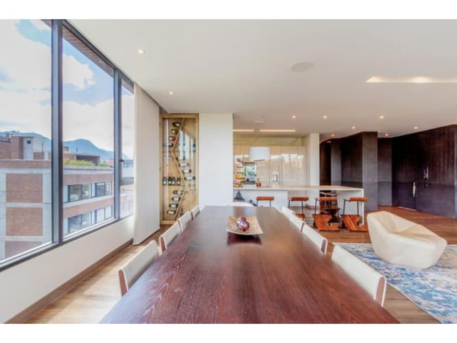 Apartamento de 3 alcobas en venta en El Virrey, Bogotá, 295 m² · foto 3 de 11