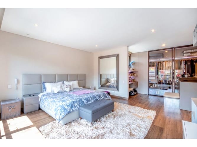 Apartamento de 3 alcobas en venta en El Virrey, Bogotá, 295 m² · foto 9 de 11