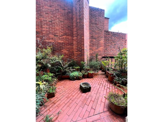 Apartamento de 3 alcobas en venta en Los Rosales, Bogotá, 161 m² · foto 7 de 13