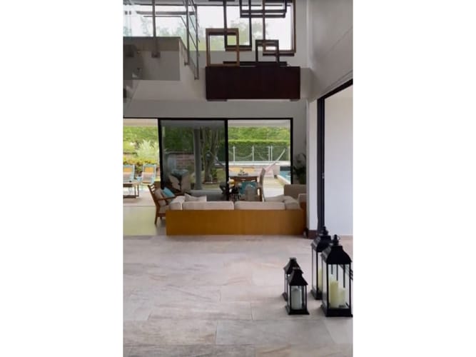 Casa de 5 alcobas en venta en Miramar, Ibagué, 581 m² · foto 3 de 17