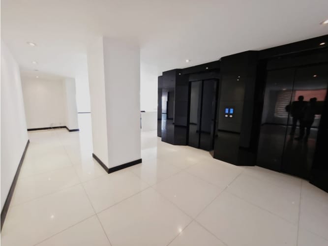 Apartamento de 4 alcobas en venta en El Bagazal, Bogotá, 545 m² · foto 3 de 24