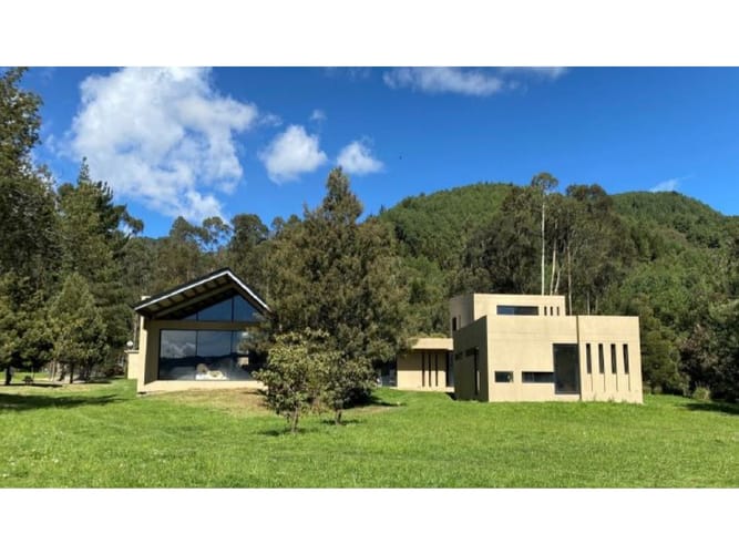 Casa de 3 alcobas en venta en San Gabriel, Cota, 1005 m² · foto 3 de 9