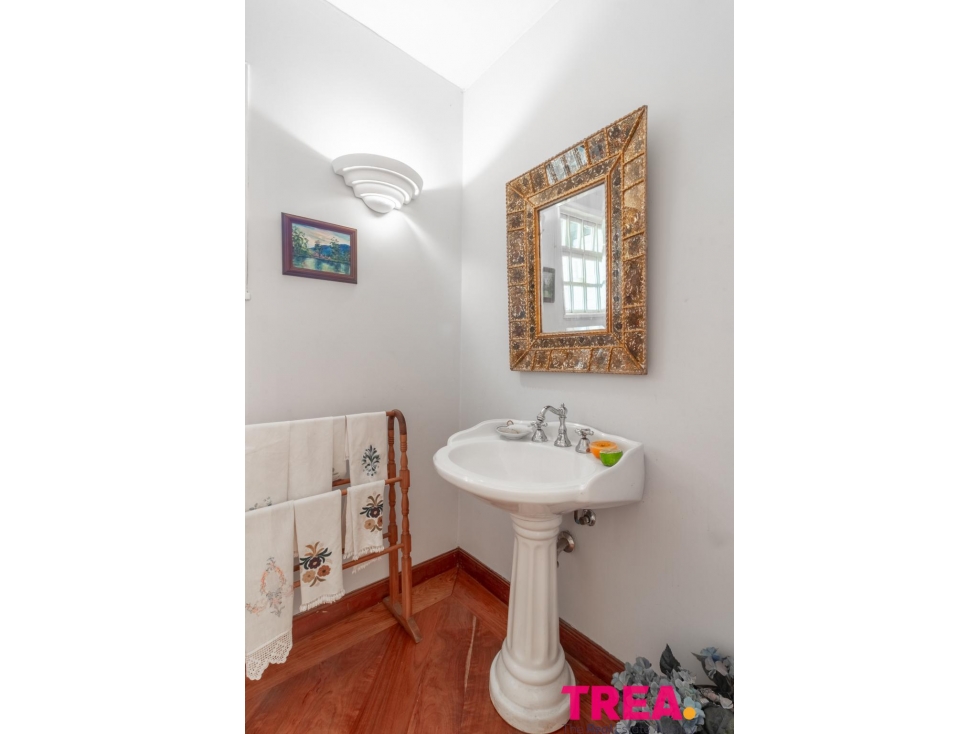 Casa en venta en Niza, Bogotá · foto 8 de 24