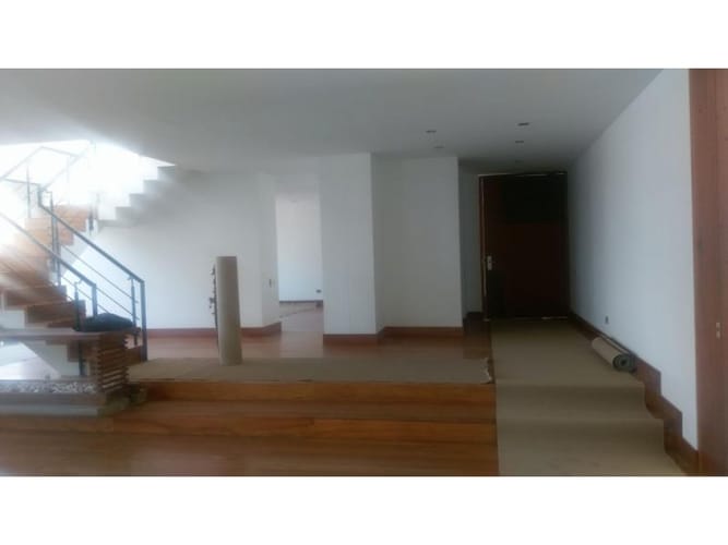 Apartamento de 3 alcobas en venta en El Seminario, Bogotá, 305 m² · foto 2 de 24