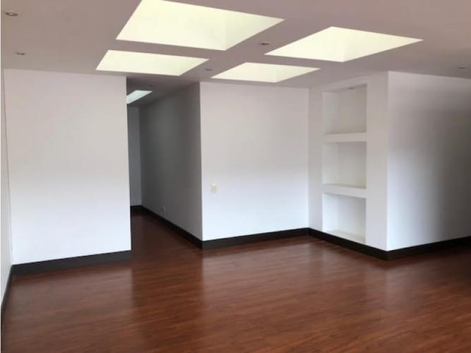 Apartamento de 2 alcobas en venta en Country Club, Bogotá, 184 m² · foto 3 de 24