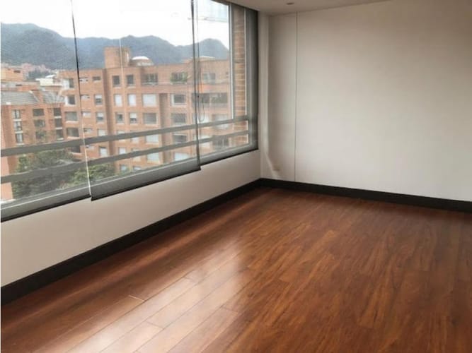 Apartamento de 2 alcobas en venta en Country Club, Bogotá, 184 m² · foto 7 de 24