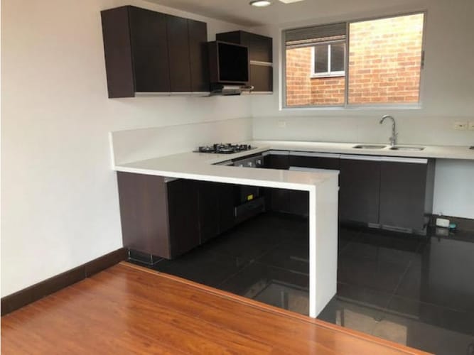 Apartamento de 2 alcobas en venta en Country Club, Bogotá, 184 m² · foto 8 de 24