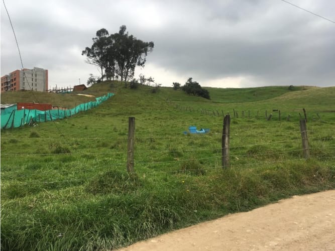 Lote en venta en Santa Helena, La Calera, 6670 m² · foto 4 de 6