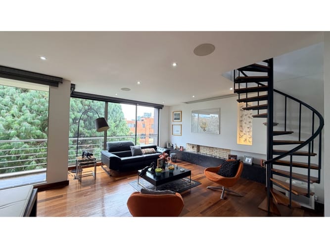 Apartamento de 3 alcobas en venta en Chicó Navarra, Bogotá, 127 m² · foto 2 de 18