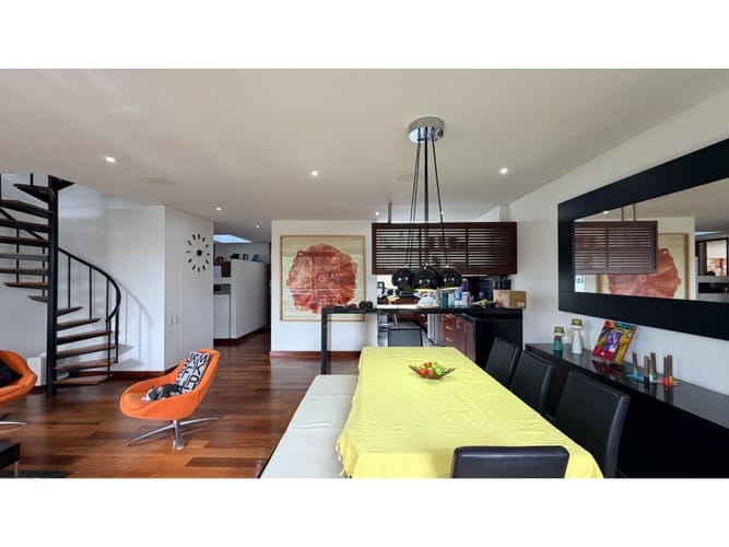 Apartamento de 3 alcobas en venta en Chicó Navarra, Bogotá, 127 m² · foto 3 de 18