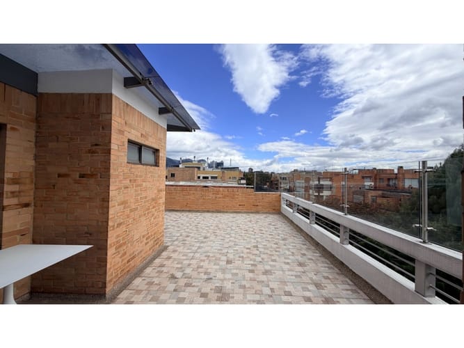 Apartamento de 3 alcobas en venta en Chicó Navarra, Bogotá, 127 m² · foto 12 de 18