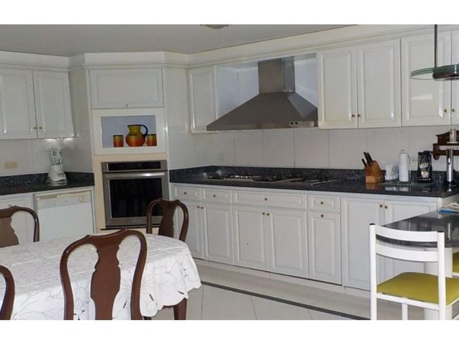 Casa en venta en Usaquen, Bogotá · foto 8 de 18