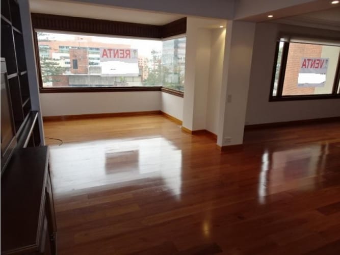 Apartamento de 3 alcobas en venta en Chapinero, Bogotá, 210 m² · foto 2 de 17
