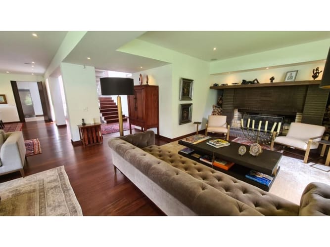 Casa de 3 alcobas en venta en Santa Ana Oriental, Bogotá, 640 m² · foto 2 de 24
