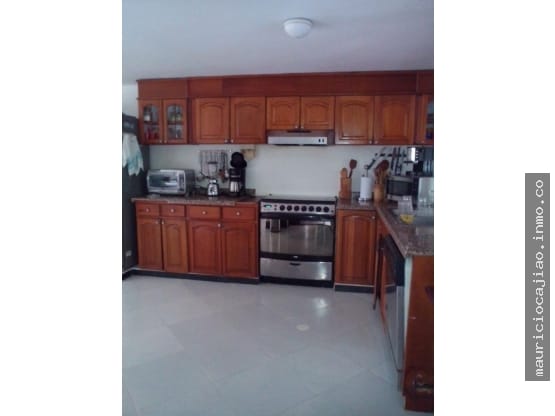 Casa de 4 alcobas en venta en Girardot, Girardot, 370 m² · foto 6 de 16