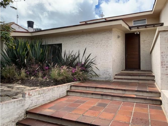 Casa de 4 alcobas en venta en Usaquen, Bogotá, 609 m² · foto 2 de 24