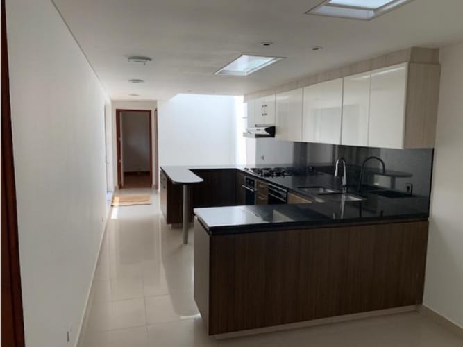 Casa de 4 alcobas en venta en Usaquen, Bogotá, 609 m² · foto 10 de 24