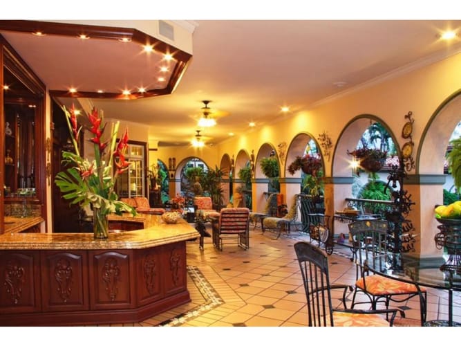 Casa de 5 alcobas en venta en Pance, Cali · foto 9 de 24