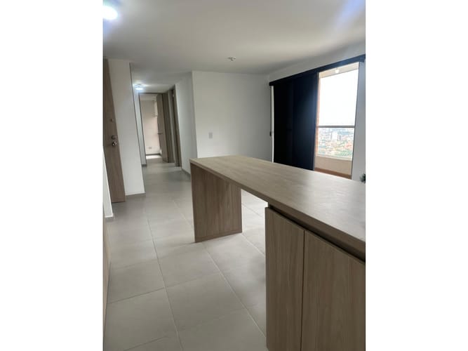 Apartamento de 3 alcobas en arriendo en La Cuenca, Medellín, 68 m² · foto 2 de 13