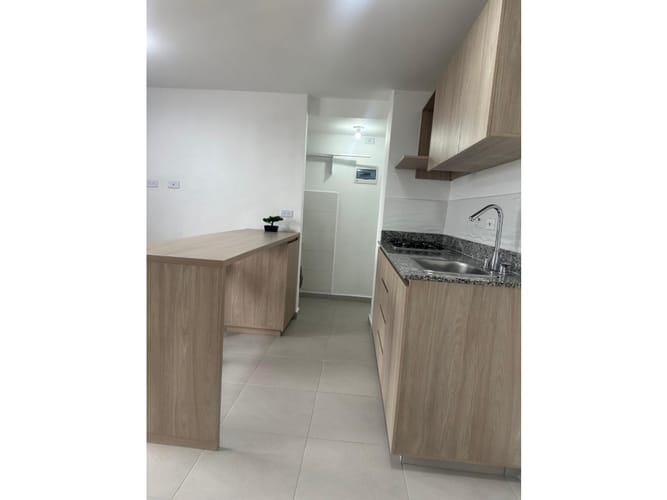 Apartamento de 3 alcobas en arriendo en La Cuenca, Medellín, 68 m² · foto 3 de 13