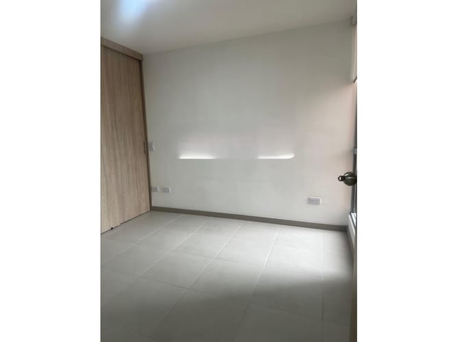 Apartamento de 3 alcobas en arriendo en La Cuenca, Medellín, 68 m² · foto 9 de 13