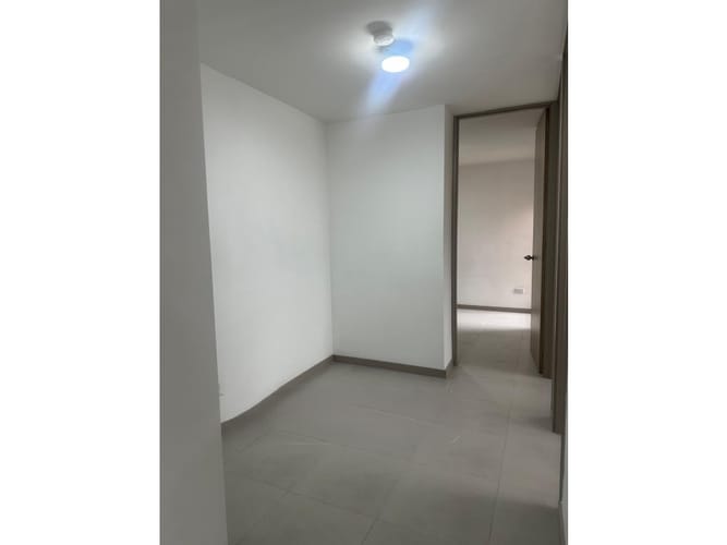 Apartamento de 3 alcobas en arriendo en La Cuenca, Medellín, 68 m² · foto 10 de 13