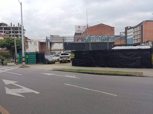 Lote en arriendo en Laureles, Medellín, 420 m² · foto 2 de 14