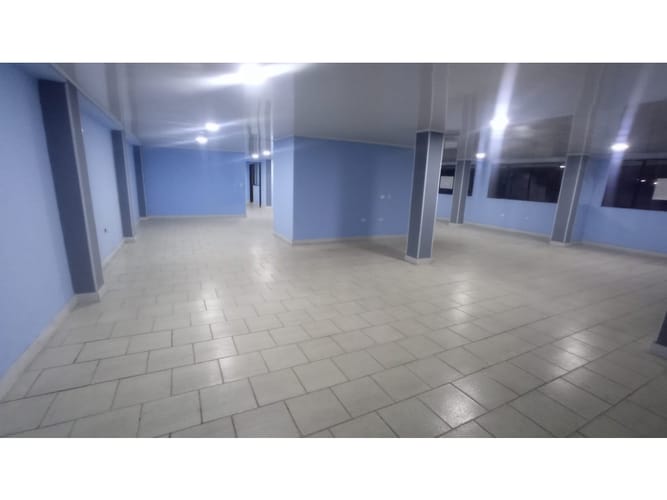 Bodega en venta en Mutualidad, Bucaramanga, 300 m² · foto 3 de 10