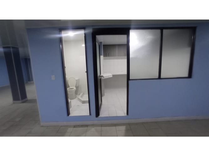 Bodega en venta en Mutualidad, Bucaramanga, 300 m² · foto 9 de 10
