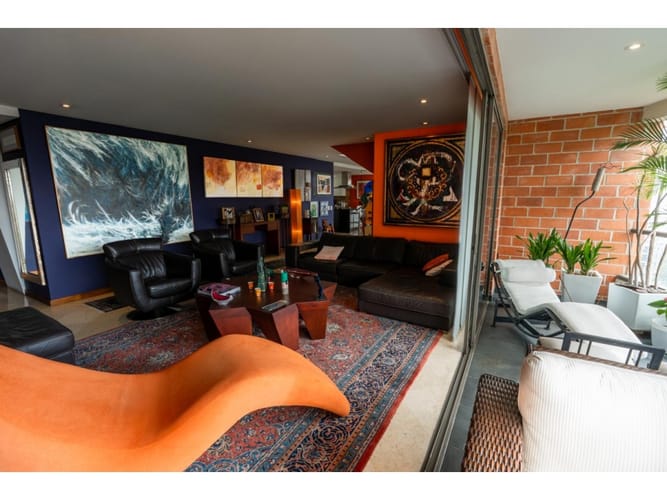 Apartamento de 4 alcobas en venta en San Lucas, Medellín, 382 m² · foto 3 de 16