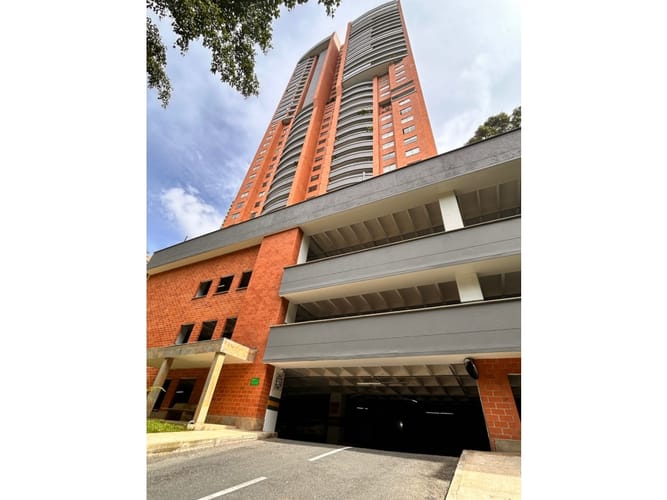 Apartamento de 4 alcobas en venta en San Lucas, Medellín, 382 m² · foto 9 de 16