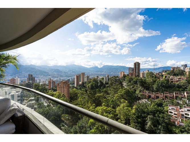 Apartamento de 4 alcobas en venta en San Lucas, Medellín, 382 m² · foto 16 de 16