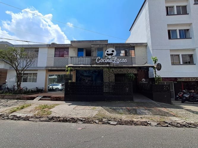 Casa de 6 alcobas en venta en Sotomayor, Bucaramanga, 500 m² · foto 2 de 10