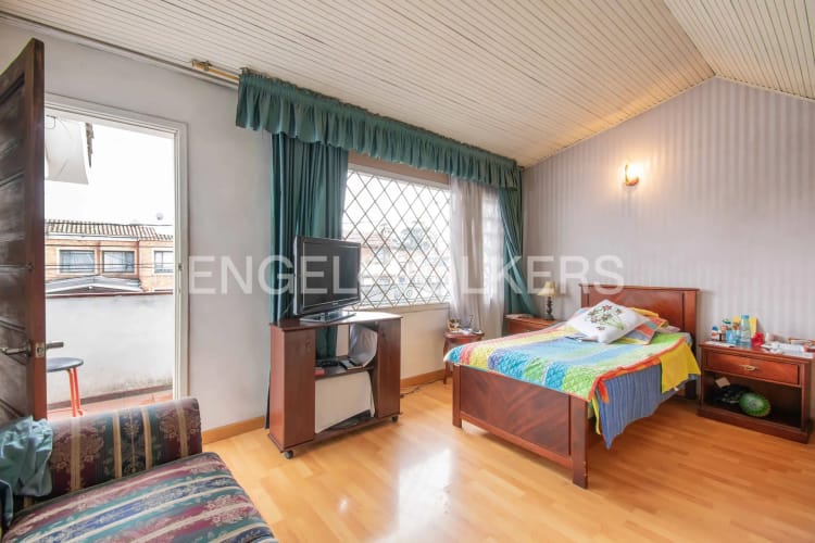 Casa de 4 alcobas en venta en Pontevedra, Bogotá, 450 m² · foto 11 de 17